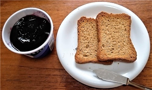 ライ麦ラスクとジャム